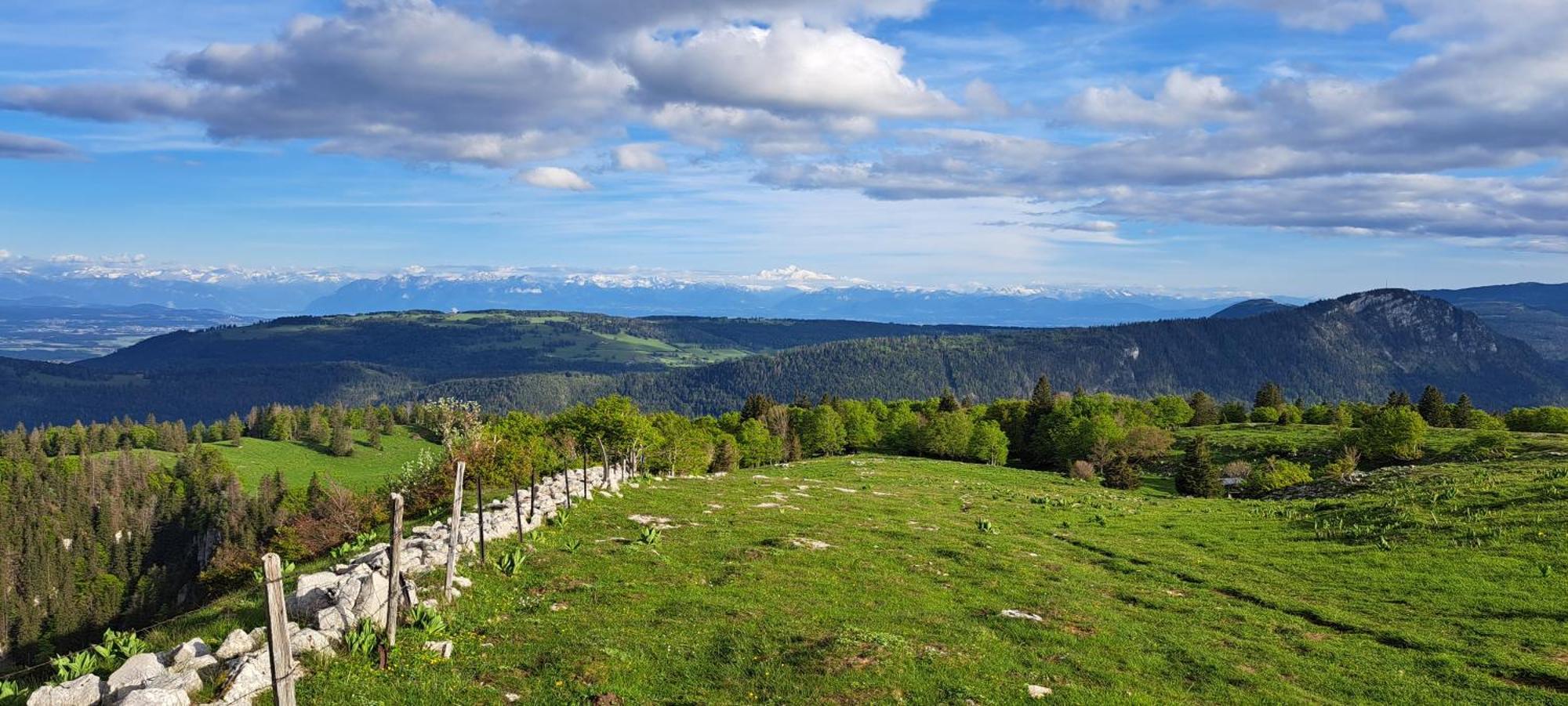 La Petite Echelle Hotel Rochejean Kültér fotó