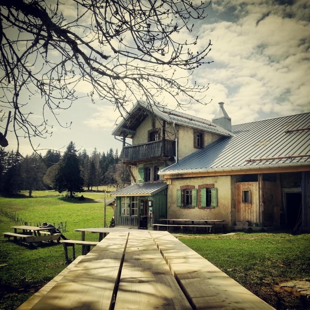 La Petite Echelle Hotel Rochejean Kültér fotó